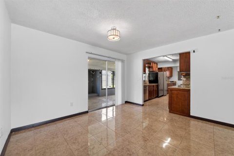 Casa en venta en Kissimmee, Florida, 3 dormitorios, 121.98 m2 № 2218111 - foto 8