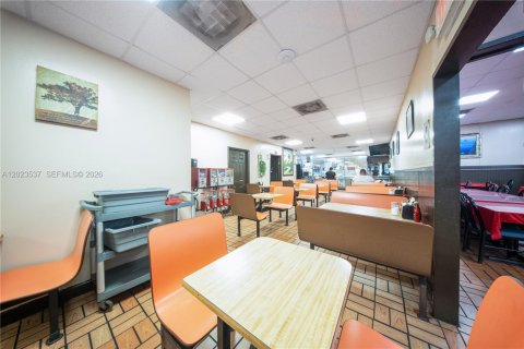Propiedad comercial en venta en Hialeah, Florida № 2154098 - foto 29