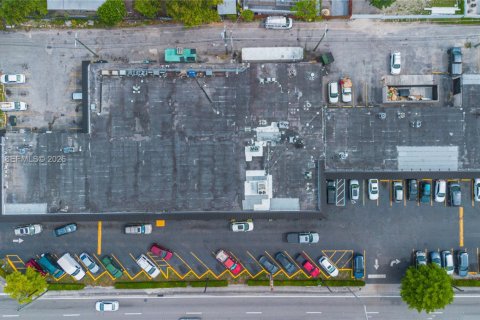Propiedad comercial en venta en Hialeah, Florida № 2154098 - foto 3