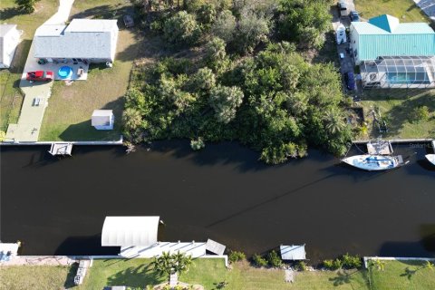 Terreno en venta en Port Charlotte, Florida № 1577369 - foto 2