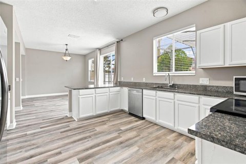 Villa ou maison à vendre à Kissimmee, Floride: 3 chambres, 210.33 m2 № 2291167 - photo 8