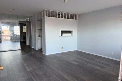 Copropriété à louer à Hallandale Beach, Floride: 1 chambre, 58.06 m2 № 1955327 - photo 5
