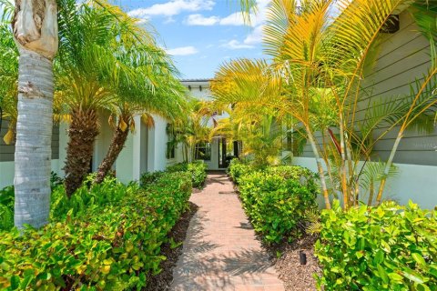 House in Bradenton, Florida 3 bedrooms, 321.44 sq.m. № 2214996 - photo 6