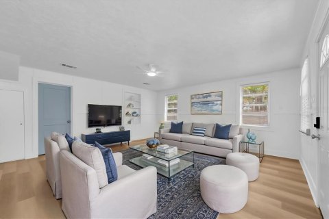 Villa ou maison à vendre à Madeira Beach, Floride: 2 chambres, 98.38 m2 № 2234561 - photo 7