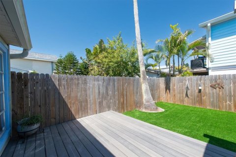 Villa ou maison à vendre à Madeira Beach, Floride: 2 chambres, 98.38 m2 № 2234561 - photo 21