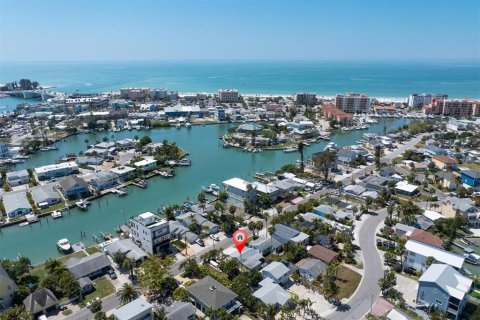 Villa ou maison à vendre à Madeira Beach, Floride: 2 chambres, 98.38 m2 № 2234561 - photo 23