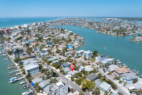 Villa ou maison à vendre à Madeira Beach, Floride: 2 chambres, 98.38 m2 № 2234561 - photo 17