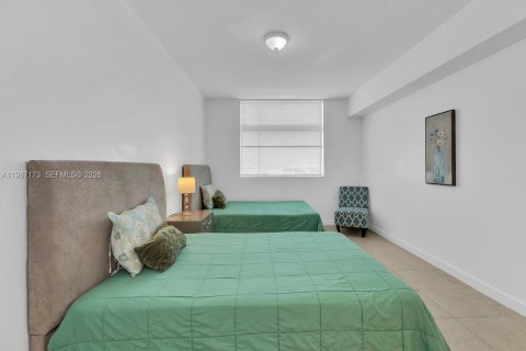 Copropriété à vendre à Hollywood, Floride: 2 chambres, 113.34 m2 № 2046640 - photo 25