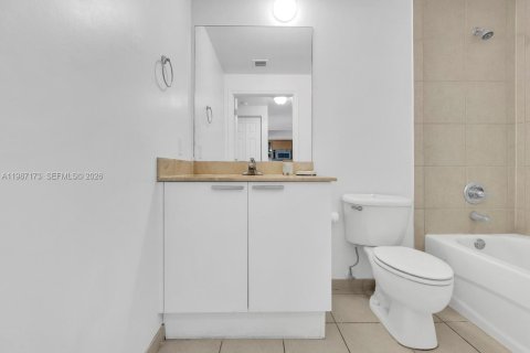 Copropriété à vendre à Hollywood, Floride: 2 chambres, 113.34 m2 № 2046640 - photo 24