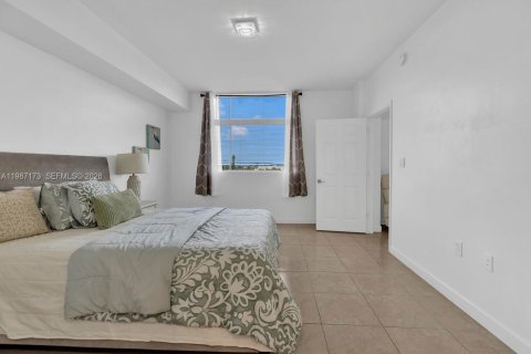 Copropriété à vendre à Hollywood, Floride: 2 chambres, 113.34 m2 № 2046640 - photo 16