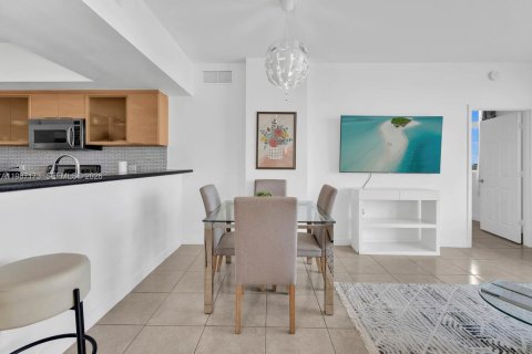 Copropriété à vendre à Hollywood, Floride: 2 chambres, 113.34 m2 № 2046640 - photo 3