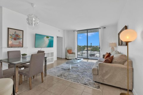 Condo à Hollywood, Floride, 2 chambres  № 2046640