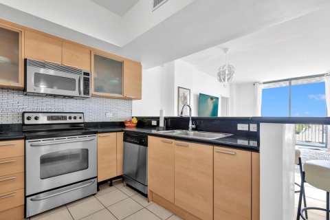 Copropriété à vendre à Hollywood, Floride: 2 chambres, 113.34 m2 № 2046640 - photo 9