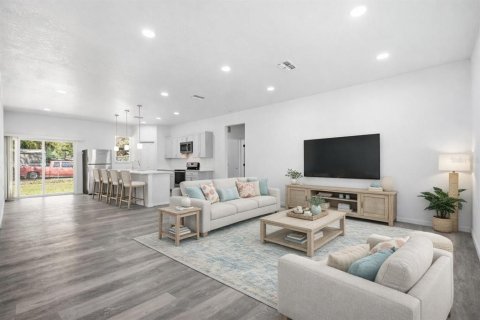 Купить виллу или дом в Палатка, Флорида 8 комнат, 145.02м2, № 2102225 - фото 2
