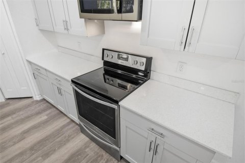 Купить виллу или дом в Палатка, Флорида 8 комнат, 145.02м2, № 2102225 - фото 23