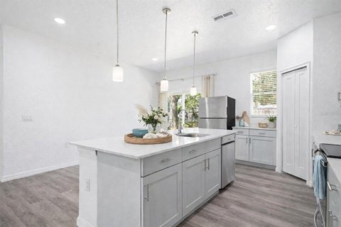 Купить виллу или дом в Палатка, Флорида 8 комнат, 145.02м2, № 2102225 - фото 3