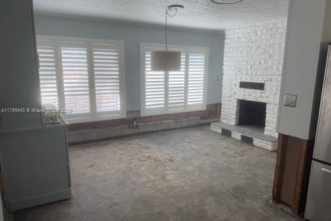House in Tampa, Florida 4 bedrooms, 168.15 sq.m. № 1684071 - photo 13