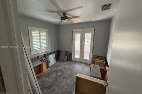 House in Tampa, Florida 4 bedrooms, 168.15 sq.m. № 1684071 - photo 5