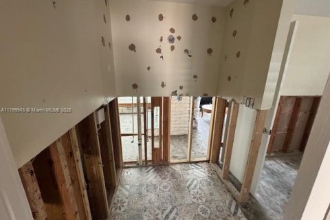 House in Tampa, Florida 4 bedrooms, 168.15 sq.m. № 1684071 - photo 8