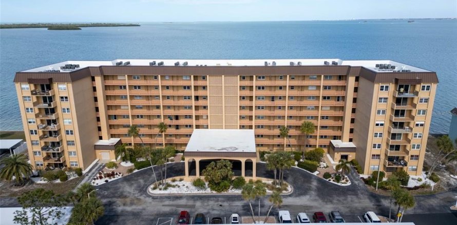 Condominio en Dunedin, Florida, 2 dormitorios  № 1326697