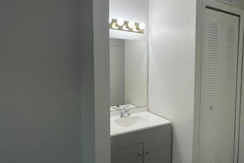 Condominio en alquiler en Altamonte Springs, Florida, 1 dormitorio, 51.28 m2 № 1831472 - foto 12