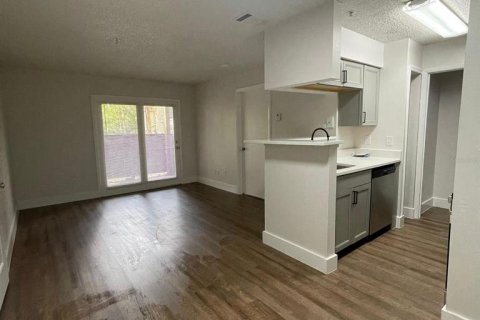 Condominio en alquiler en Altamonte Springs, Florida, 1 dormitorio, 51.28 m2 № 1831472 - foto 6
