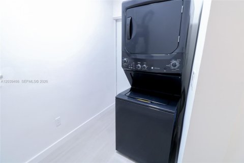 Apartment in Miami, Florida 2 bedrooms, 76.64 sq.m. № 2086592 - photo 12