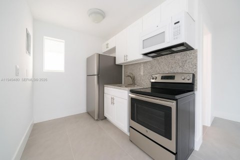 Снять в аренду квартиру в Холливуд, Флорида 2 спальни, 60.39м2, № 2005790 - фото 13