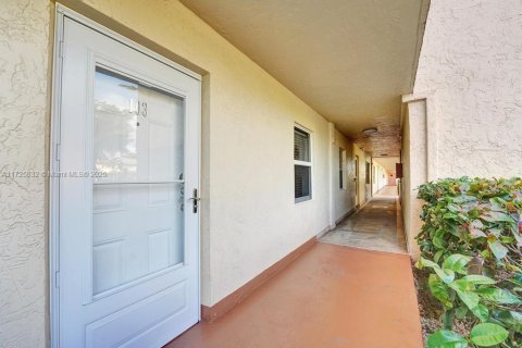Condo in Dania Beach, Florida, 2 bedrooms  № 1476161 - photo 9