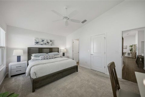 House in The Villages, Florida 2 bedrooms, 106.65 sq.m. № 2431177 - photo 16