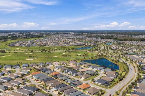 House in The Villages, Florida 2 bedrooms, 106.65 sq.m. № 2431177 - photo 30