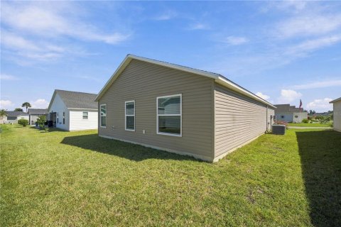 House in The Villages, Florida 2 bedrooms, 106.65 sq.m. № 2431177 - photo 24