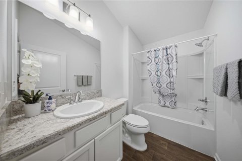 House in The Villages, Florida 2 bedrooms, 106.65 sq.m. № 2431177 - photo 14