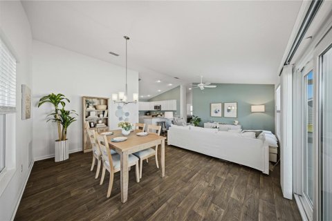 House in The Villages, Florida 2 bedrooms, 106.65 sq.m. № 2431177 - photo 3