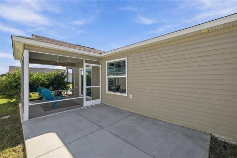 House in The Villages, Florida 2 bedrooms, 106.65 sq.m. № 2431177 - photo 21