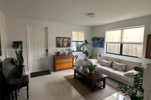 Villa ou maison à louer à Doral, Floride: 4 chambres, 248.42 m2 № 1880353 - photo 5