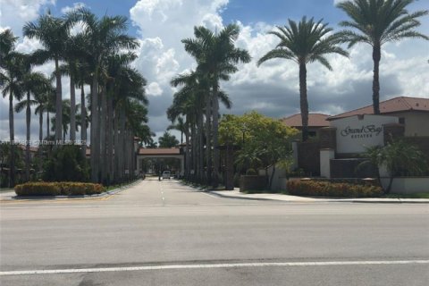 Villa ou maison à louer à Doral, Floride: 4 chambres, 248.42 m2 № 1880353 - photo 4