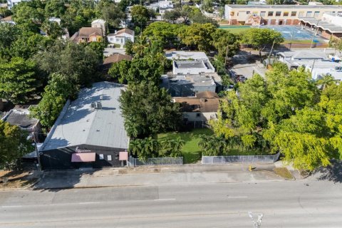 Commercial property in Miami, Florida № 2076781 - photo 7