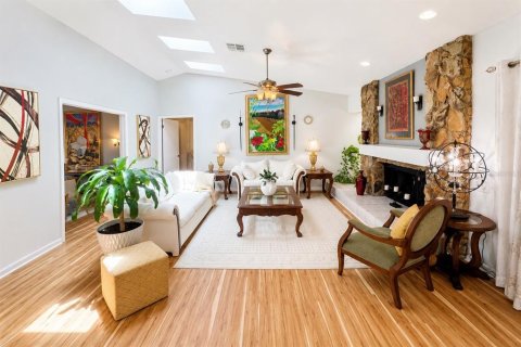 Casa en venta en New Port Richey, Florida, 3 dormitorios, 190.82 m2 № 2202306 - foto 3