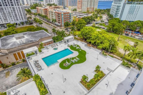 Copropriété à vendre à Miami, Floride: 2 chambres, 100.98 m2 № 2083917 - photo 13