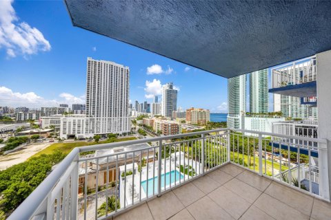Copropriété à vendre à Miami, Floride: 2 chambres, 100.98 m2 № 2083917 - photo 3