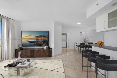 Copropriété à vendre à Miami, Floride: 2 chambres, 100.98 m2 № 2083917 - photo 4