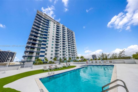 Copropriété à vendre à Miami, Floride: 2 chambres, 100.98 m2 № 2083917 - photo 16