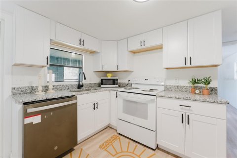 Apartamento en alquiler en Ocklawaha, Florida, 2 dormitorios, 53.51 m2 № 1879891 - foto 13
