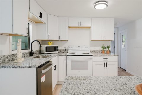 Apartamento en alquiler en Ocklawaha, Florida, 2 dormitorios, 53.51 m2 № 1879891 - foto 11