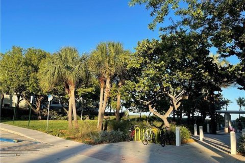 Condominio en alquiler en Lauderdale-by-the-Sea, Florida, 1 habitación, 36.23 m2 № 2187471 - foto 19