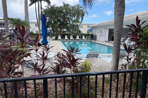 Condo in Fort Lauderdale, Florida, 1 bedroom  № 2391886 - photo 4