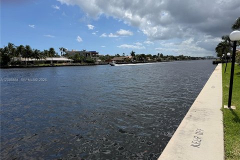 Condo in Fort Lauderdale, Florida, 1 bedroom  № 2391886 - photo 7