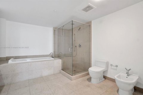 Купить кондоминиум в Майами, Флорида 2 спальни, 121.98м2, № 2194263 - фото 19