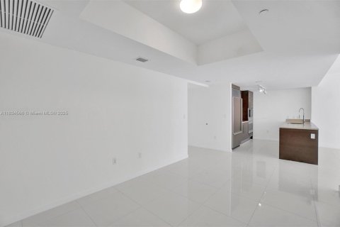 Купить кондоминиум в Майами, Флорида 2 спальни, 121.98м2, № 2194263 - фото 4